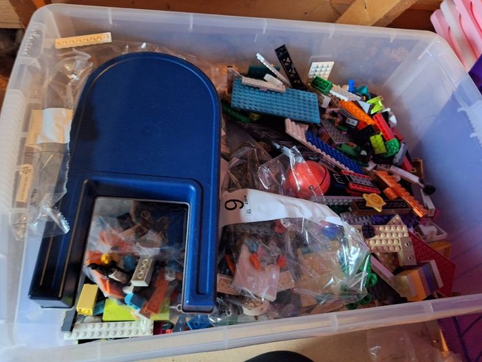 Lego 54 litre box of lego. 50 euro.