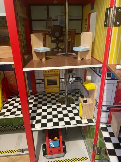 KidKraft Everyday Heroes wooden play set Police and Fire Station Excellent Condition