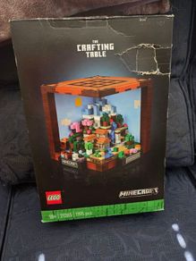 Lego Minecraft 21265 crafting table