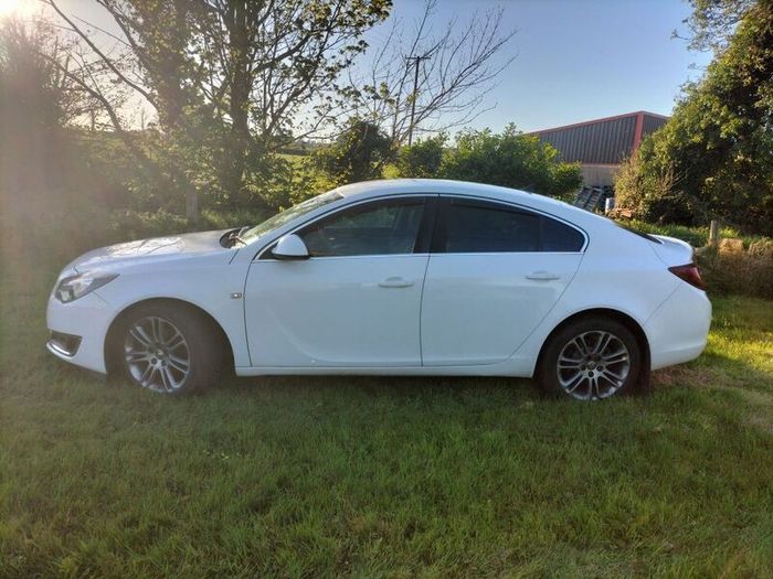 Opel Insignia 2015 2.0 cdti NEW NCT 29/05/27 +TAXED