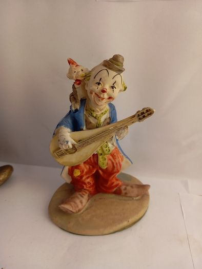 ceramic clowns dancing clown vintage figurine statues colourful vintage /antique  great gift present display decor  musical musician music dancing  rabbit  hat monkey hand painted figurine art deco porcelain doll