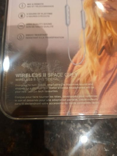 Wireless bluetooth earbuds Happy Plugs brand