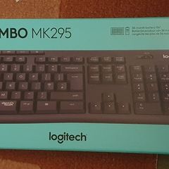 Logitech MK295 Silent Wireless Keyboard & Mouse Combo