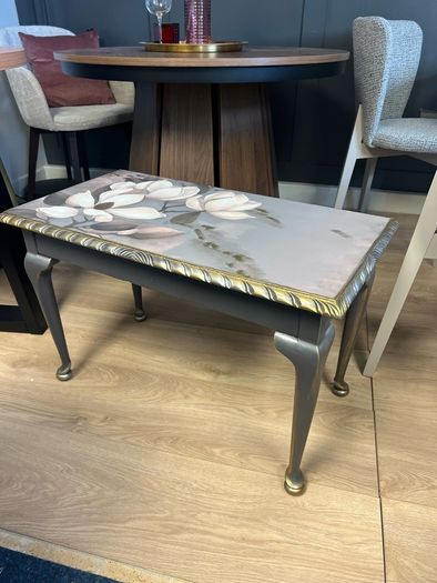 Renewed coffee table with canvas