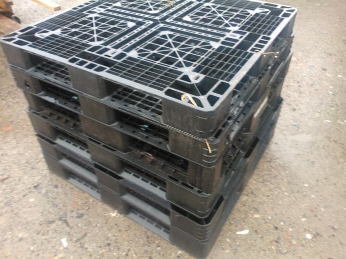 plastic pallets