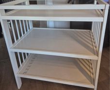 Baby changing unit free to go