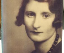 Molly Kean: Centenary Essays.