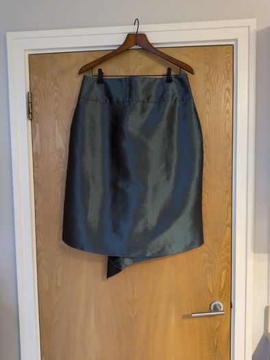 Sasha Shimmer Blue Lined  Skirt.   S.14.  B.N.W.T.