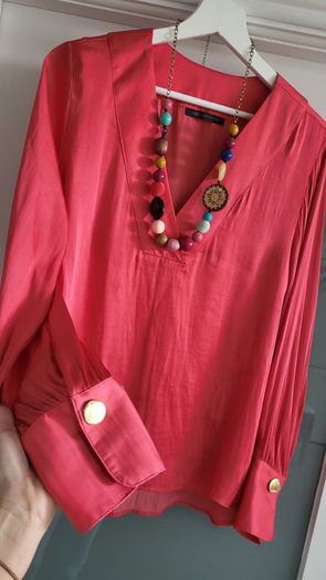 M&S coral blouse with gold cuff button Sz 16 (Fit 12-14UK)