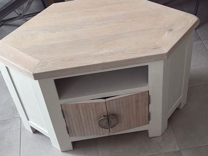Solid tv oak cabinet