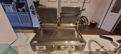 Contact grill, panini press, toasted sandwich maker, griddle