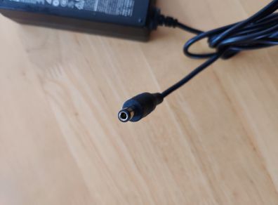 Samsung charger AC/DC adapter charger 14v 4.143A