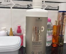 Schwarzkopf Professional bleaching products