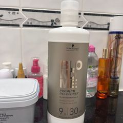 Schwarzkopf Professional bleaching products