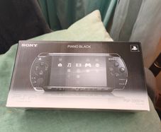 Sony PSP 2000 Boxed Console Japan.