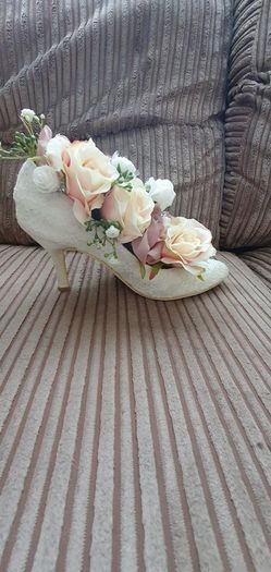 Bridal shoe ornament