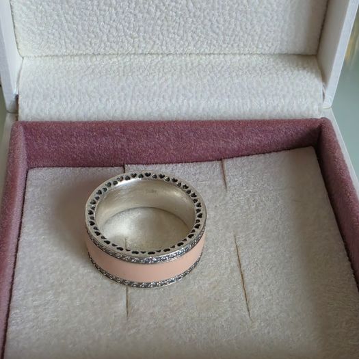 Pandora soft pink hearts band ring size 54 very good condition fully hallmarked(no box)