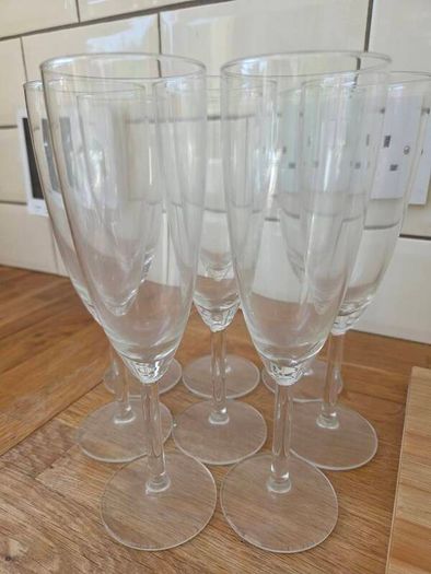Eight champagne flutes