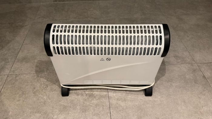 2000W Electric Convector Heater with Adjustable Thermostat - Perfect Condition