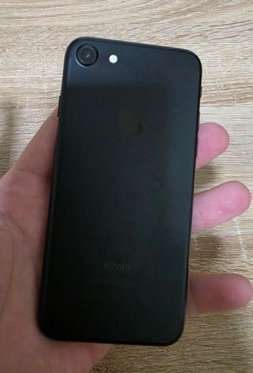 Apple iPhone 7 Black 2