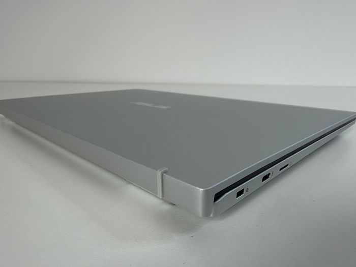 ASUS Chromebook Plus CX54 - As New / Touchscreen / Warranty