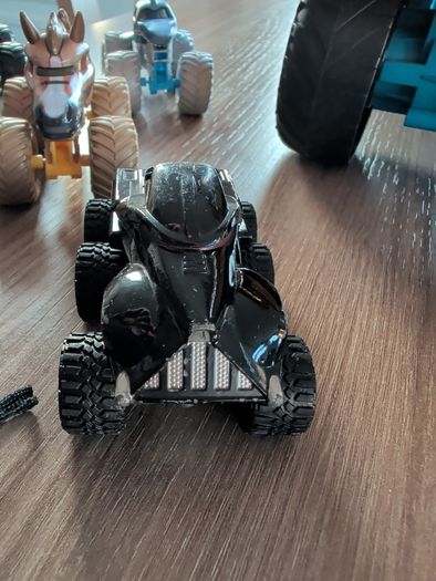 Hot wheels Monster mover with 10 Monster trucks