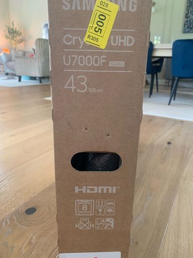 Samsung 43 inch (108cm) UHD TV