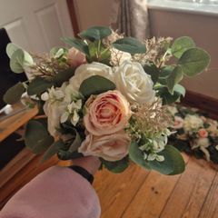 Silk artificial flowers