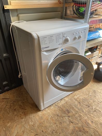 Indesit washing machine & dryer