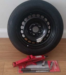 Dunlop 185/65R15 spare wheel with jack and brace