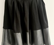 Banana Republic pleated flare faux leather hem skirt with pockets Size 4 petite/ S/ UK 10 Black