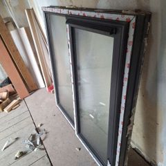 Munster Joinery Triple-Glazed Frosted Window