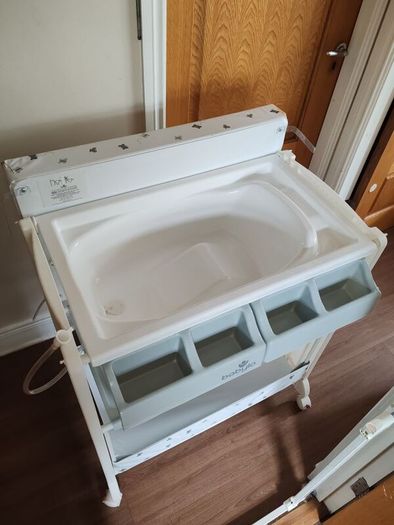 Babylo 2-in-1 Baby Changing Table & Bath