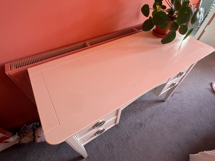 Dressing Table and 2 Matching Bedside Lockers