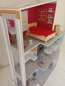 Rainbow high house