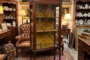 Very nice quality glass cabinet.