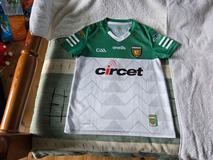 Donegal Gaelic Football Away Jersey 2022 to 2023 Childrens 9 to 10 Years Old GAA