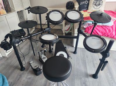 Digital drum set