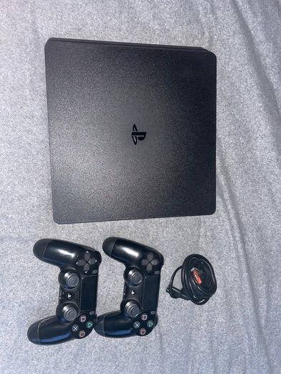 Playstation 4 Slim 1TB + 2 Controllers & power plug