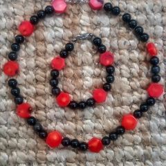 Coral and onyx bracelet and necklace set with 925 sterling silver clasp