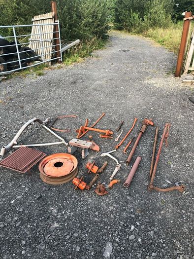 allis chalmers tractor wide front axle and bits