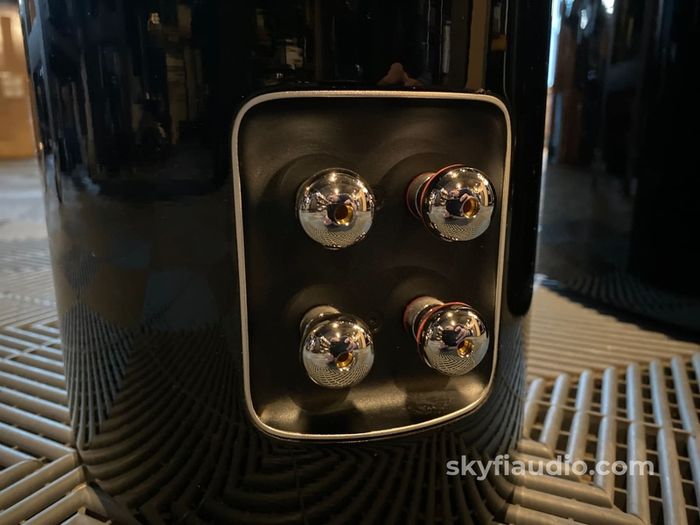 Stunning Iconic Like New Boxed Pristine Condition Bowers And Wilkins 804D3 Only Set in Ireland half the RRP