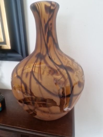 Glass vase