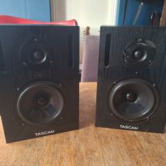 Tascam VL-X5 bi-amplified nearfield studio monitors - one faulty: parts or repair