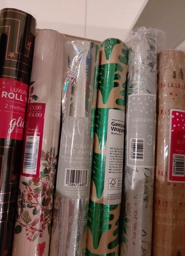 New Rolls christmas wrapping paper x 9