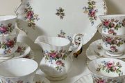 Royal Albert 20 pc moss rose tea set