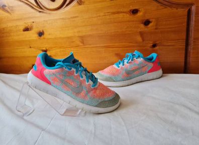 2017 nike free rn gs Size 5 eu 38 Multicoloured In excellent condition