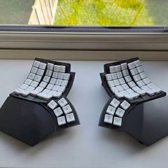 Unused MoErgo Glove80 keyboard, the ultimate ergonomic keyboard
