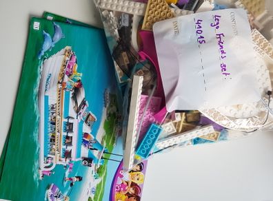 Lego Friends Dolphin Cruiser set 41015