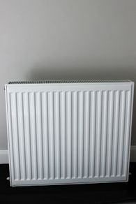Radiator Medium - Double Panel / Double Convector 70 cm (H) x 81 cm (L) - LIKE NEW